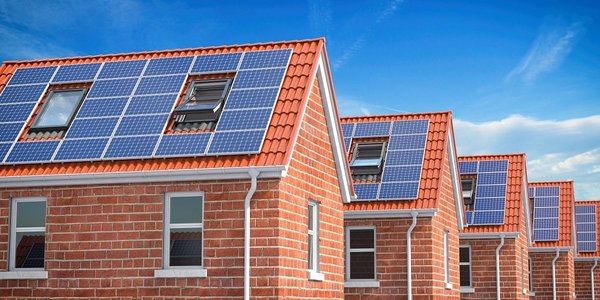 Combien de panneaux solaires pour une maison de 100m² ?
